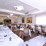 Marzia Queen 3* קאורלה