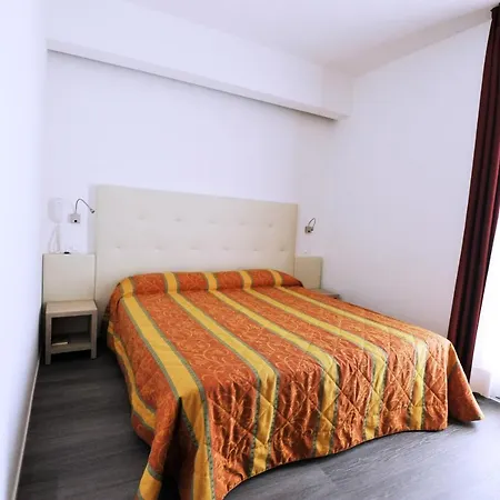Marzia Queen Hotel 3*