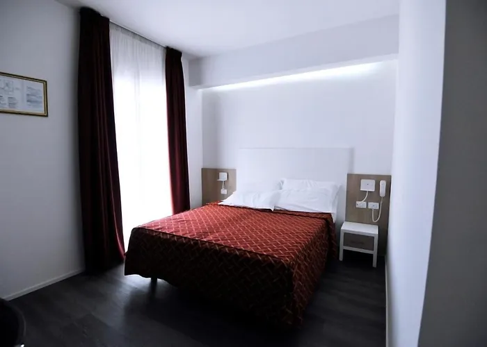 Marzia Queen Hotel 3*